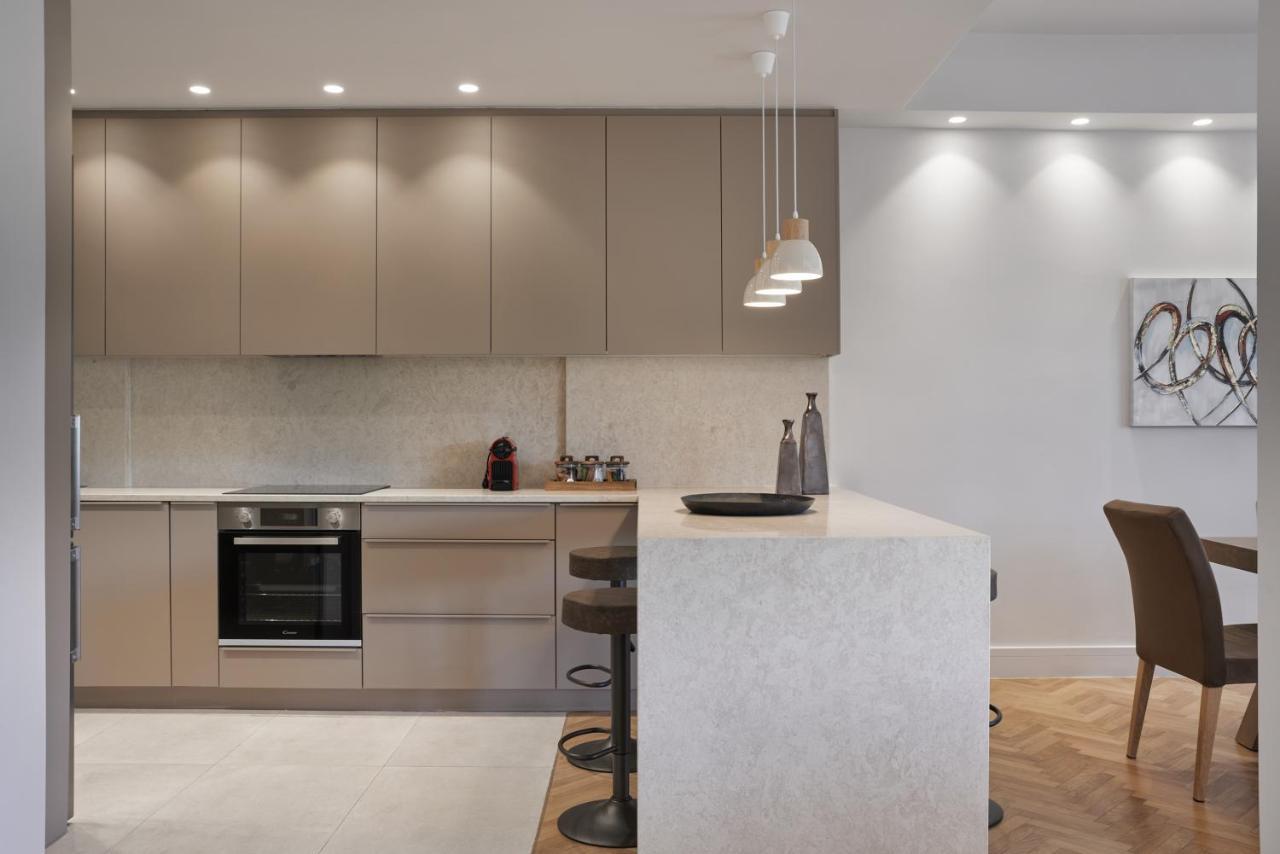 Urban Heights 3Bd Apt, Next To Hilton 아테네 외부 사진